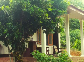 1 Bedroomed Chalet with Kitchen AC/HW Free Parking